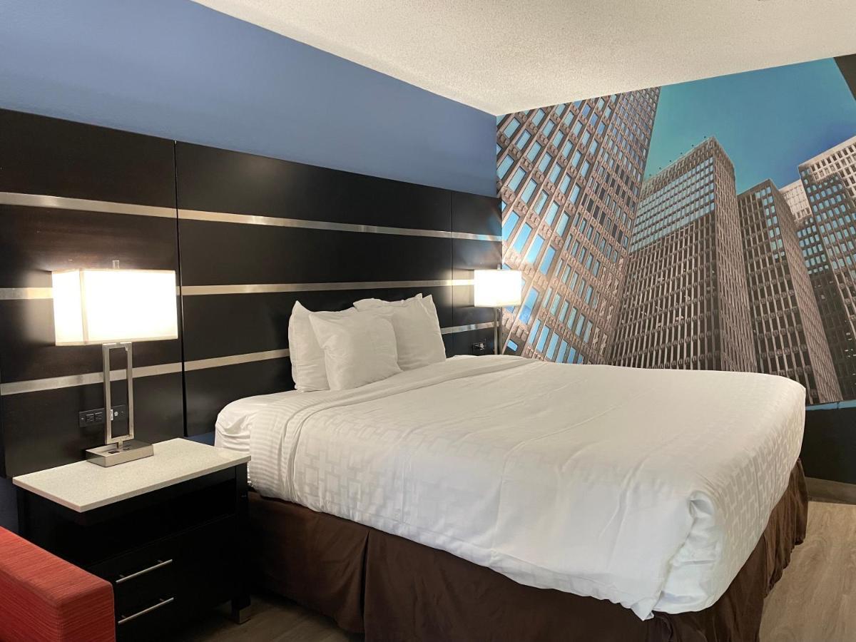 Clarion Pointe Atlanta Airport College Park Hotel Exterior photo