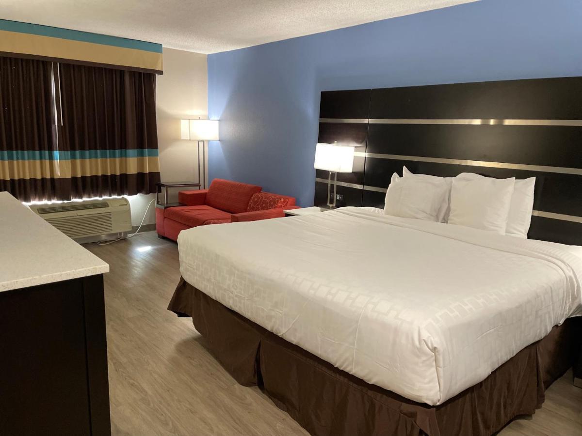 Clarion Pointe Atlanta Airport College Park Hotel Exterior photo
